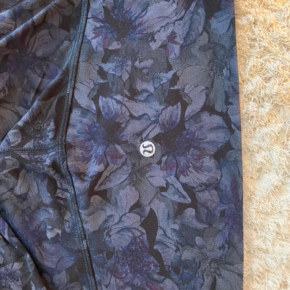 Lululemon Printed leggings- Size 4